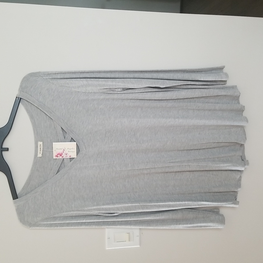 Viamor long sleeve pullover top with crisscross NWT